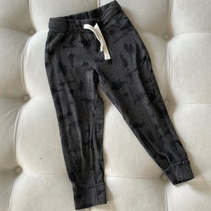 Old Navy Gray wilderness print sweatpants joggers